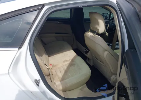 2013 Ford Fusion Se z USA, uszkodzony, nr VIN 3FA6P0HR4DR289243